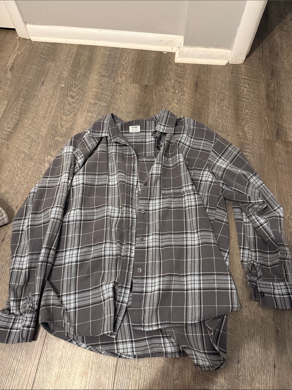 Women’s Gray Plaid Button-Up Shirt